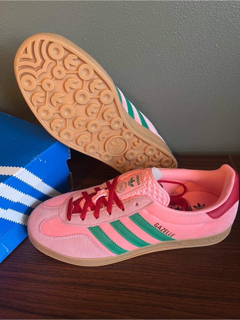 Adidas Gazelle Indoor Women’s 8 Glow Pink Court Green Velvet JI2713 NIB